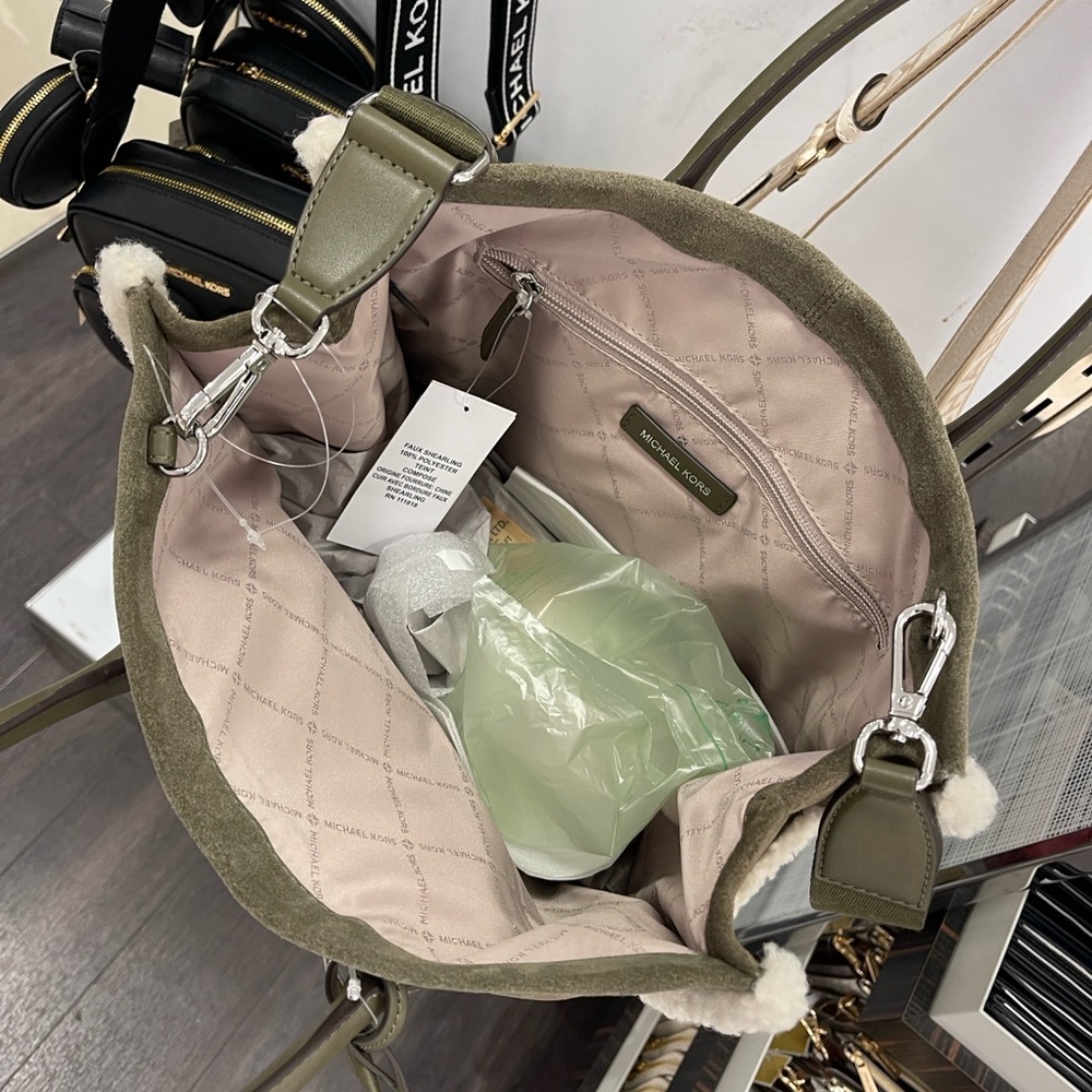 MICHAEL KORS Mirella Medium Suede and Faux Shearling Tote Bag
Olive 
NWT - Picture 15 of 16